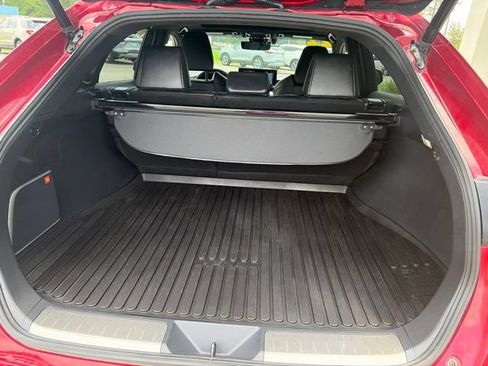 Used 2022 Toyota Venza Limited w/ Advanced Technology Package AWD/4WD image 7