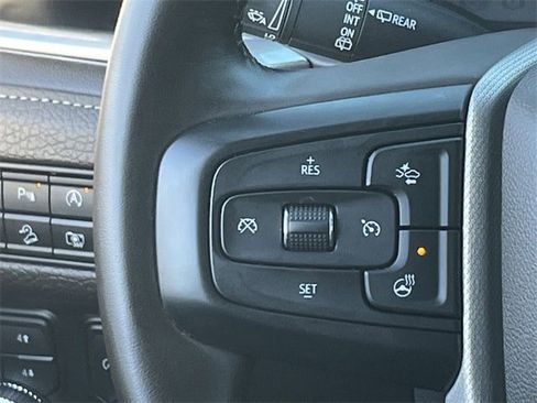 Used 2023 GMC Yukon XL Denali image 14