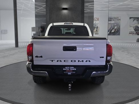 Used 2021 Toyota Tacoma SR5 AWD/4WD image 6