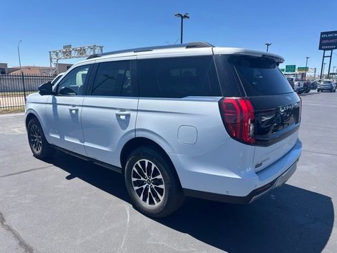 Used 2025 Ford Expedition Platinum AWD/4WD image 8