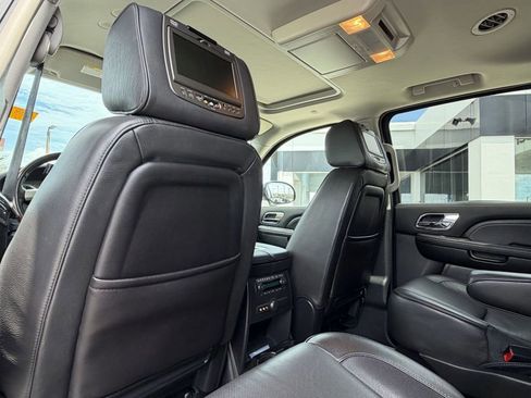 Used 2013 Cadillac Escalade ESV Platinum AWD/4WD image 15
