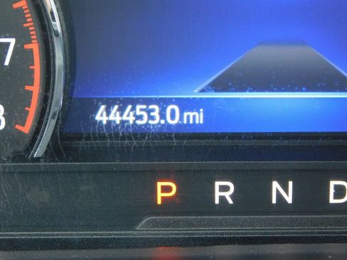 Used 2023 Ford Explorer XLT image 41