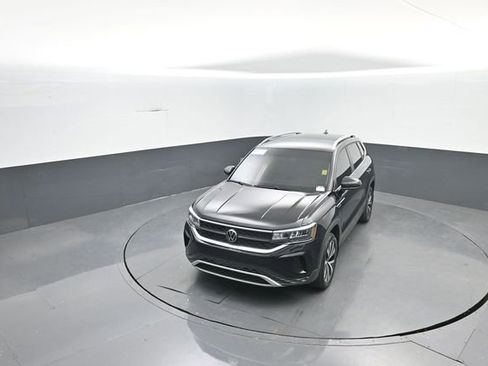 Used 2022 Volkswagen Taos SE image 22