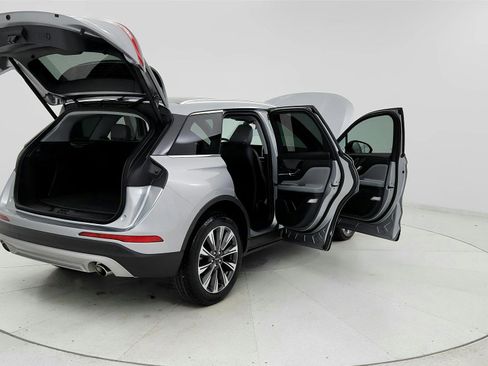 Used 2021 Lincoln Corsair Reserve image 11