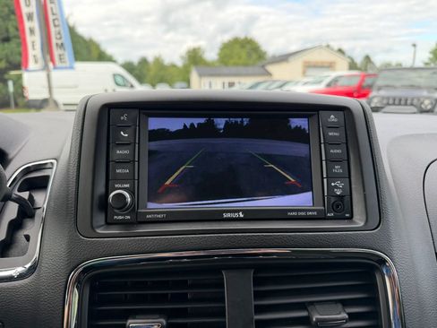 Used 2018 Dodge Grand Caravan SE w/ UConnect Hands-Free Group FWD image 21