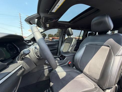 Used 2023 Jeep Grand Cherokee L Laredo AWD/4WD image 14