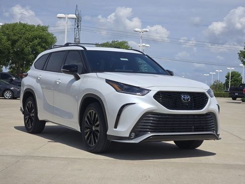 New 2026 Toyota Highlander XSE AWD/4WD image 2