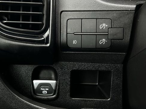 Used 2025 RAM ProMaster 2500 w/ Convenience Group FWD image 22
