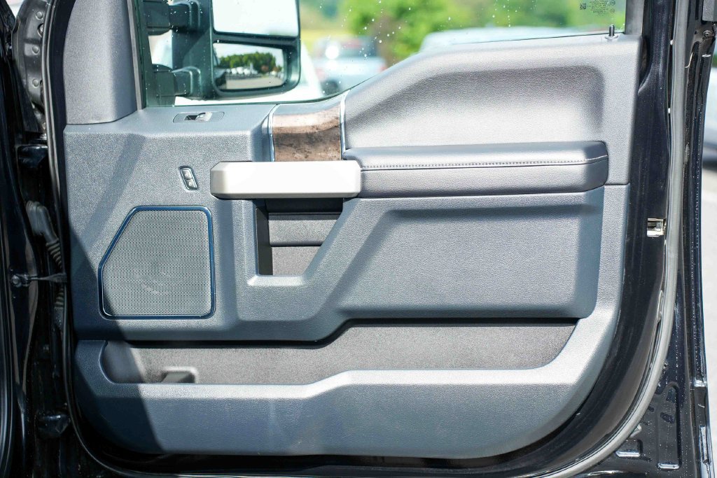 Used 2022 Ford F350 Lariat w/ Tremor Off-Road Package AWD/4WD image 16
