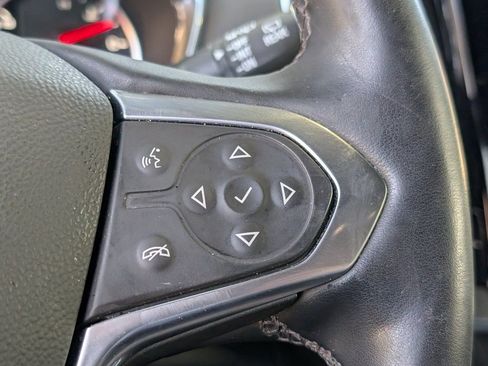 Used 2023 Chevrolet Traverse Premier image 30