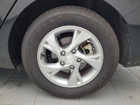 Used 2021 Hyundai Elantra SE FWD image 31