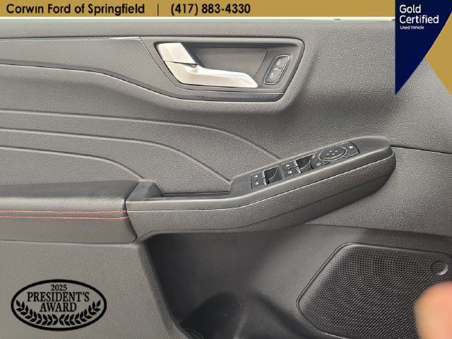 Certified 2025 Ford Escape ST-Line AWD/4WD image 33
