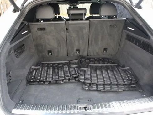 Used 2019 Audi Q8 Prestige w/ Luxury Package image 25