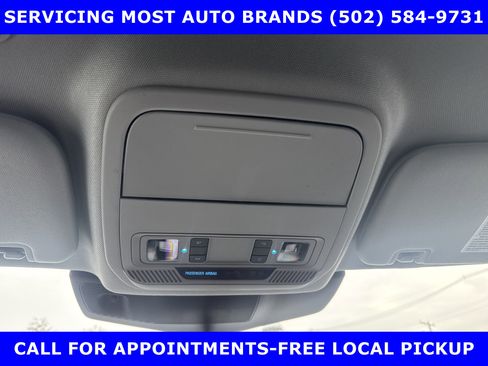 Used 2023 Ford Explorer XLT image 26