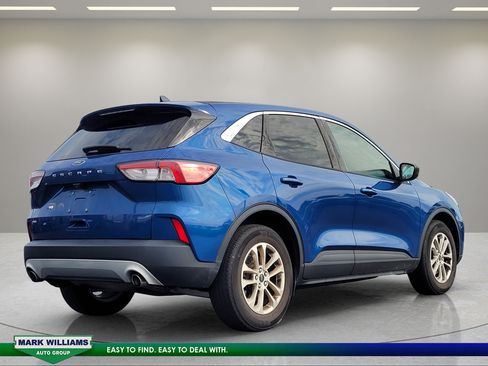 Used 2022 Ford Escape SE w/ Cold Weather Package FWD image 4