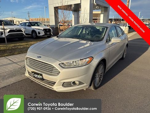 Used 2016 Ford Fusion SE w/ Equipment Group 202A image 3