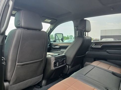 Certified 2025 Chevrolet Silverado 2500 High Country w/ Technology Package AWD/4WD image 13