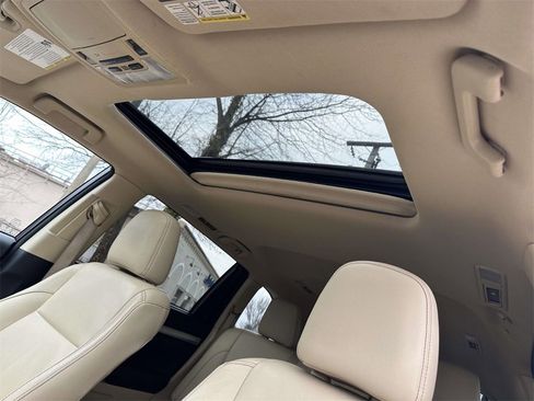 Used 2015 Toyota Highlander XLE image 19