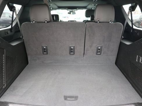 Used 2023 GMC Yukon XL AT4 w/ AT4 Premium Package image 11