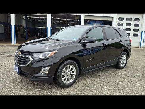 Certified 2020 Chevrolet Equinox LS w/ LS Convenience Package FWD image 4