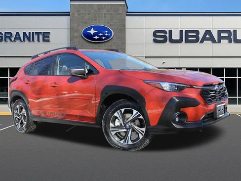 Used 2025 Subaru Crosstrek 2.0i Premium image 3