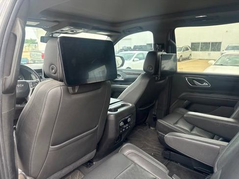 Used 2021 Chevrolet Tahoe Z71 w/ Luxury Package AWD/4WD image 14