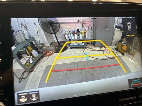 Used 2022 Toyota Venza XLE image 29