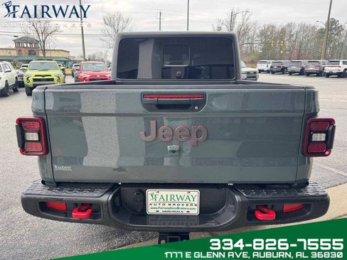 Used 2025 Jeep Gladiator Rubicon w/ Convenience Group image 7