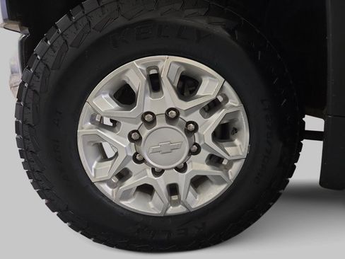 Used 2020 Chevrolet Silverado 2500 LT w/ Z71 Off-Road Package image 32