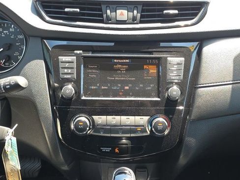 Used 2020 Nissan Rogue S AWD/4WD image 13