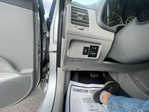 Used 2010 Toyota Corolla image 17