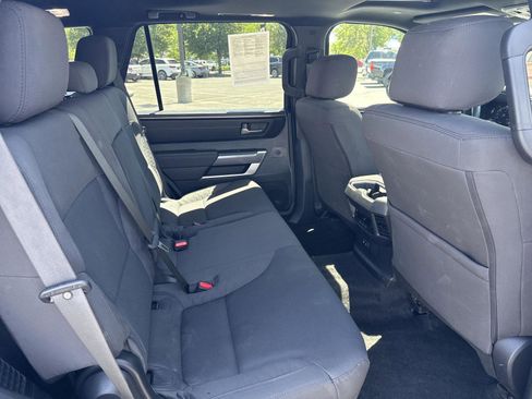 Used 2025 Toyota Sequoia SR5 AWD/4WD image 31