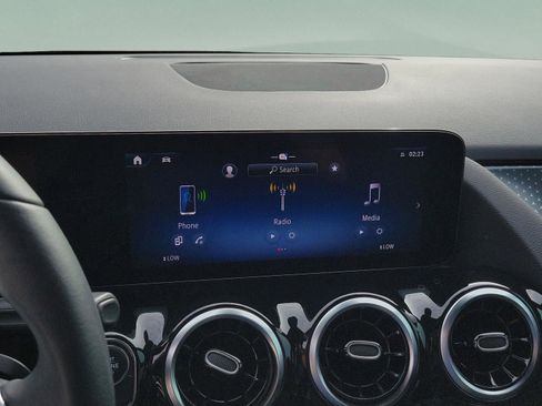 Certified 2026 Mercedes-Benz GLA 250 image 32