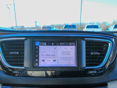 Used 2023 Chrysler Voyager LX image 24