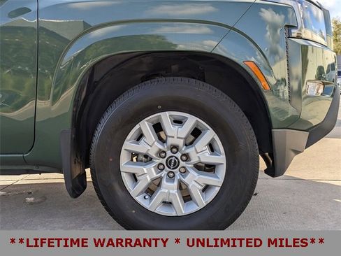 Used 2022 Nissan Frontier SV image 12