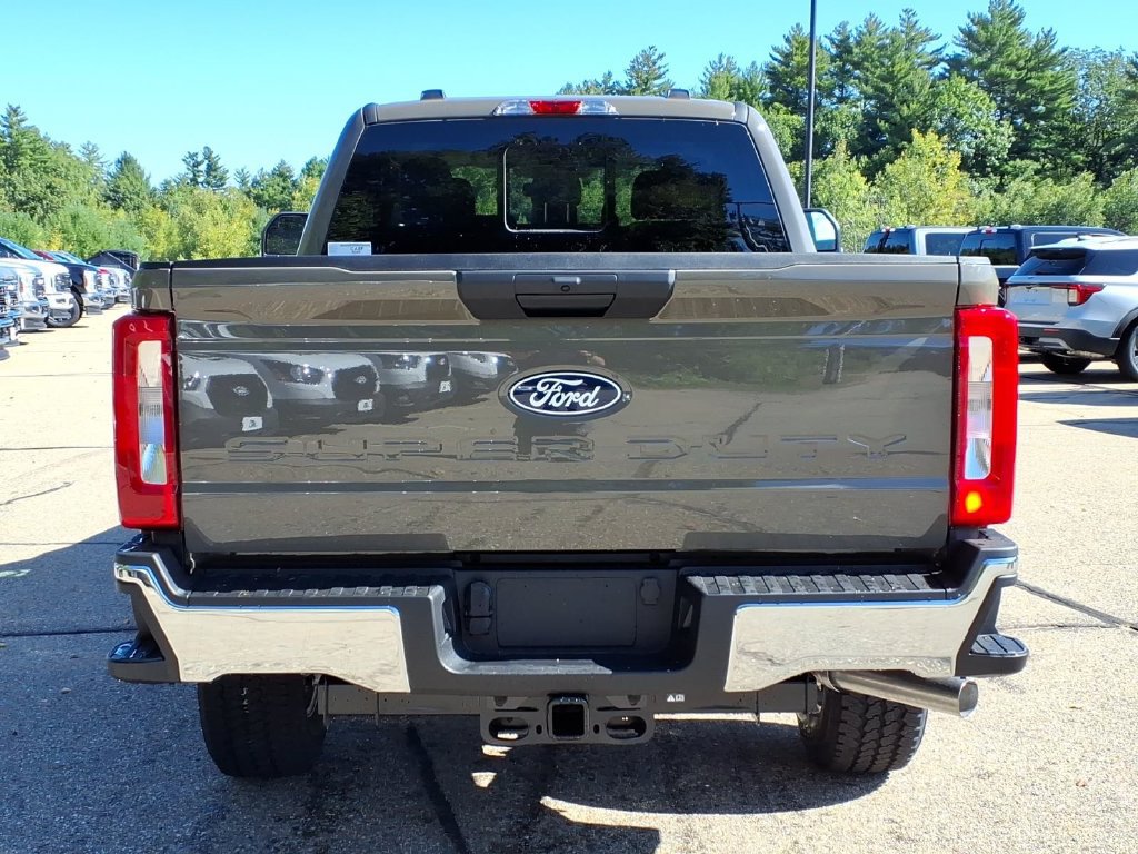 New 2027 Ford F350 XLT w/ FX4 Off-Road Package AWD/4WD image 6