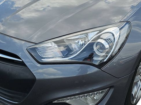 Used 2016 Hyundai Genesis Coupe 3.8 RWD image 29