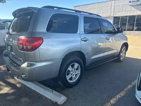 Used 2011 Toyota Sequoia SR5 AWD/4WD image 8