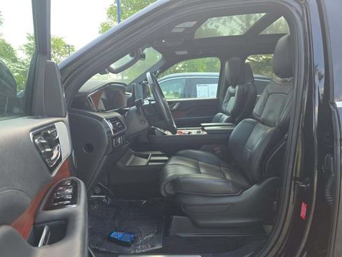 Used 2024 Lincoln Navigator Reserve AWD/4WD image 5