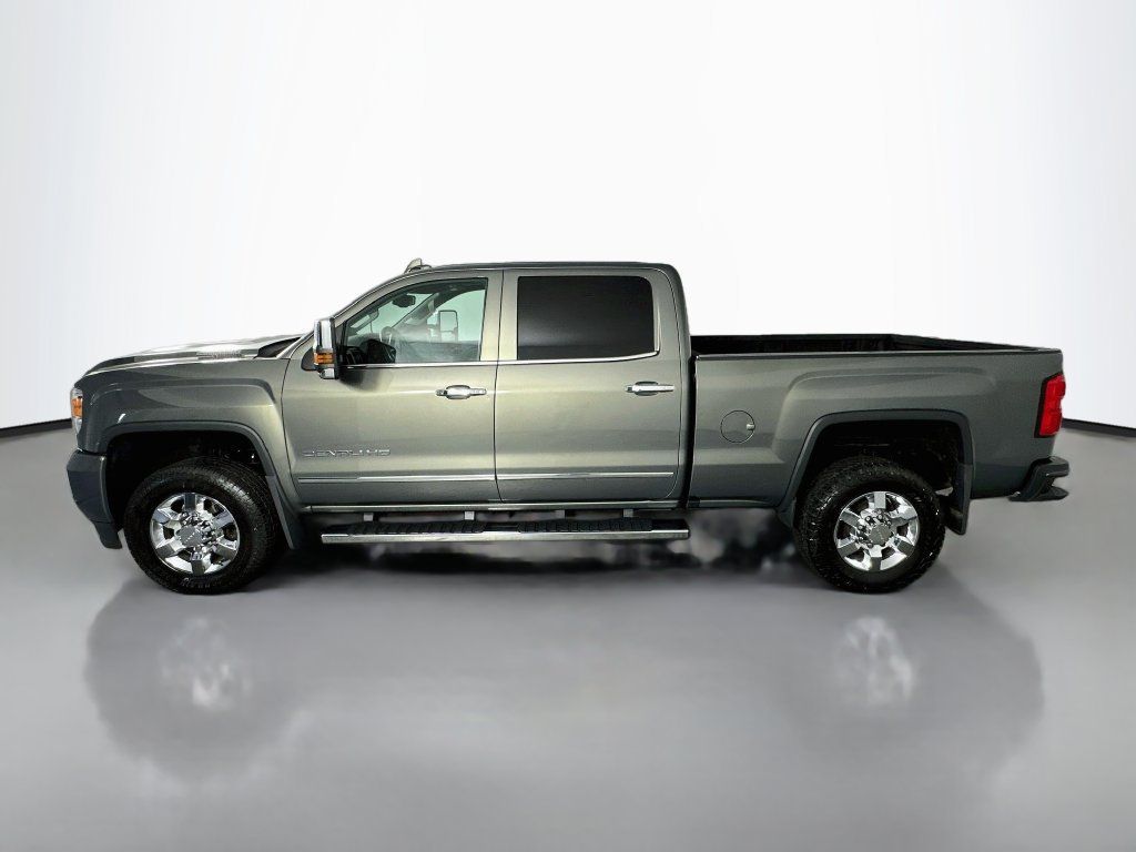 Used 2018 GMC Sierra 3500 Denali w/ Duramax Plus Package AWD/4WD image 4