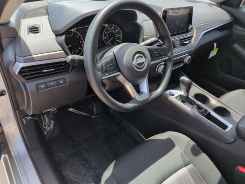New 2026 Nissan Altima 2.5 SV FWD image 2