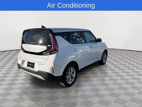 Certified 2023 Kia Soul LX w/ LX Technology Package image 10