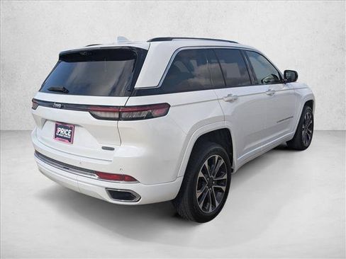 Certified 2022 Jeep Grand Cherokee Overland w/ Luxury Tech Group IV RWD image 5