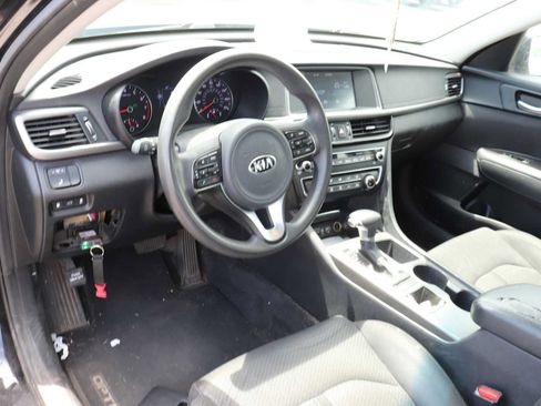 Used 2018 Kia Optima LX w/ 17" Alloy Wheels Package FWD image 10