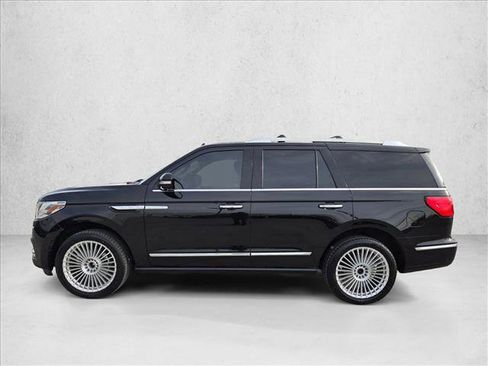 Used 2019 Lincoln Navigator Reserve image 9