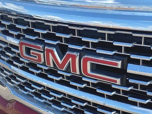 Used 2023 GMC Acadia Denali FWD image 11