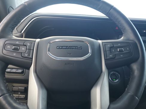 Used 2023 GMC Yukon Denali w/ Denali Reserve Package image 24