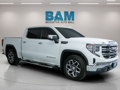 Used 2022 GMC Sierra 1500 SLT w/ SLT Premium Package AWD/4WD image 1