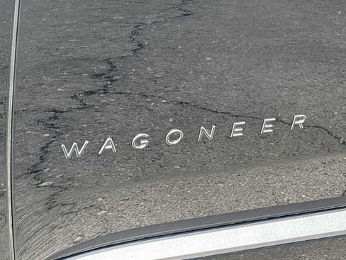 Used 2025 Jeep Wagoneer S Limited AWD/4WD image 9