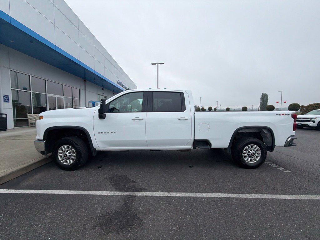 Used 2026 Chevrolet Silverado 2500 LT AWD/4WD image 2